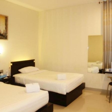 Guardian Family Hotel Sorong Esterno foto
