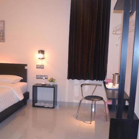 Guardian Family Hotel Sorong Esterno foto