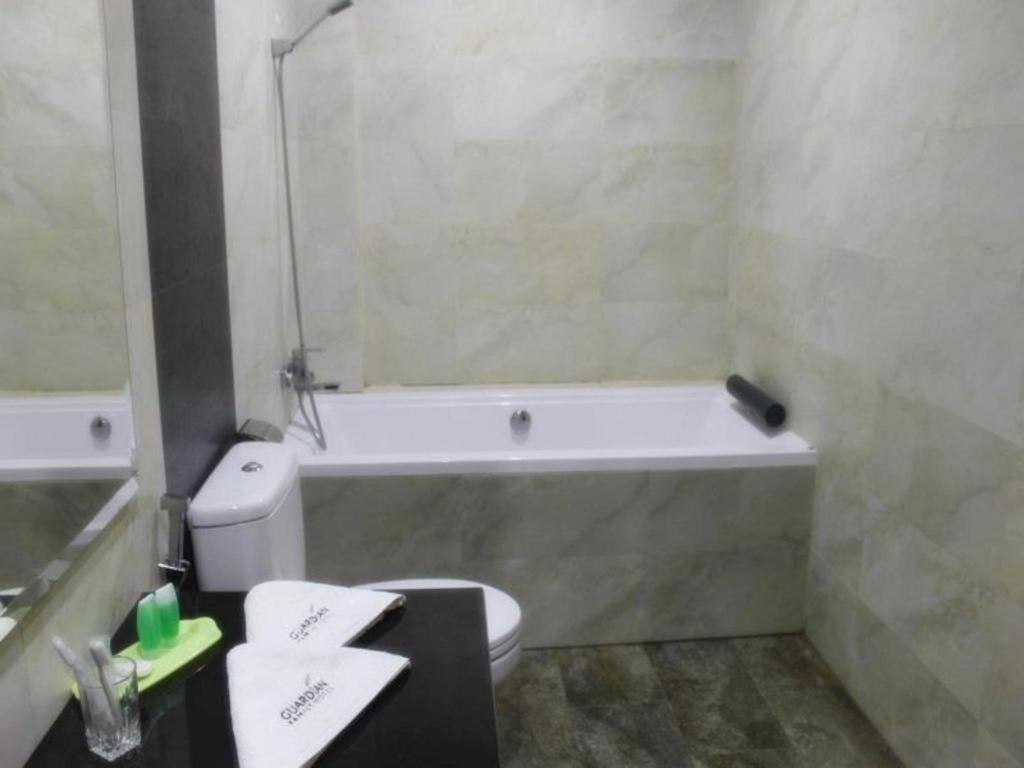 Guardian Family Hotel Sorong Esterno foto