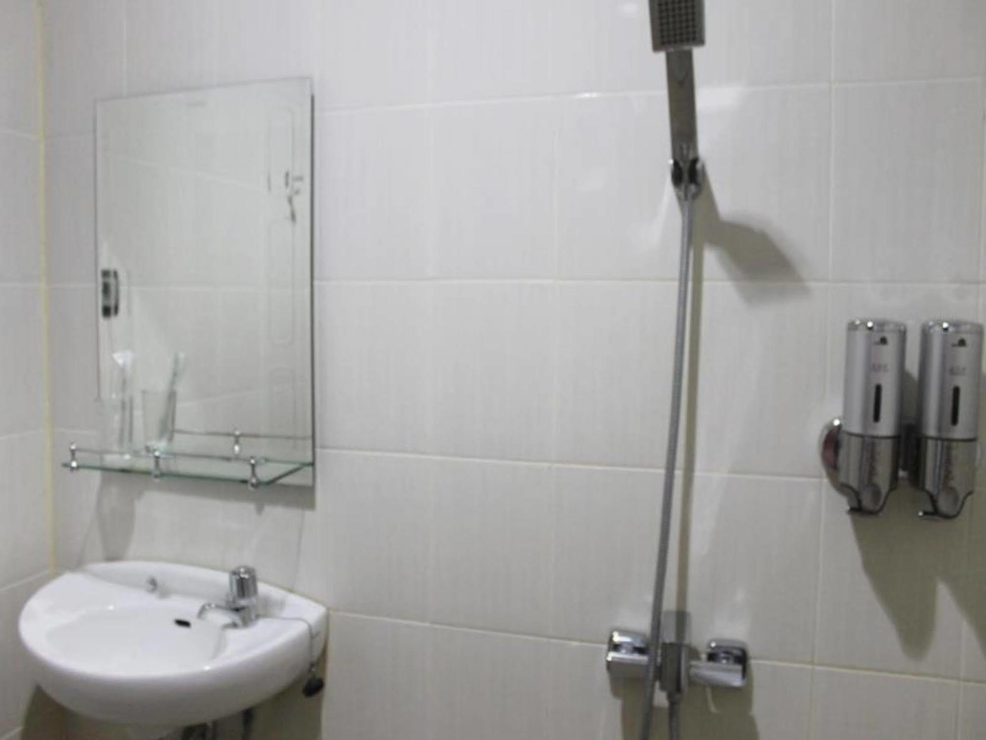 Guardian Family Hotel Sorong Esterno foto